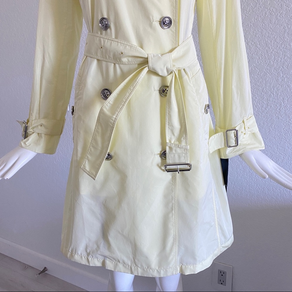 Burberry light yellow nylon trench coat - Picture 7 of 10